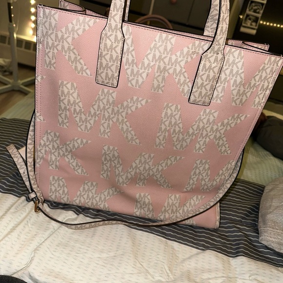 MK Kenly Large Tote Satchel Bag BRAND NEW ! - Picture 2 of 3